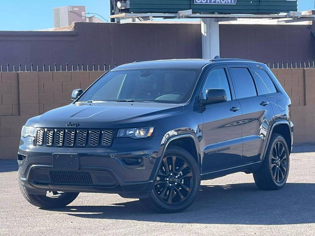 2018 Jeep Grand Cherokee Altitude photo 2