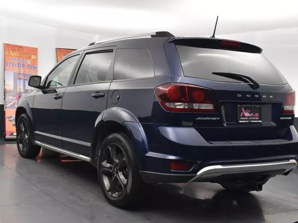 2020 Dodge Journey Crossroad photo 9