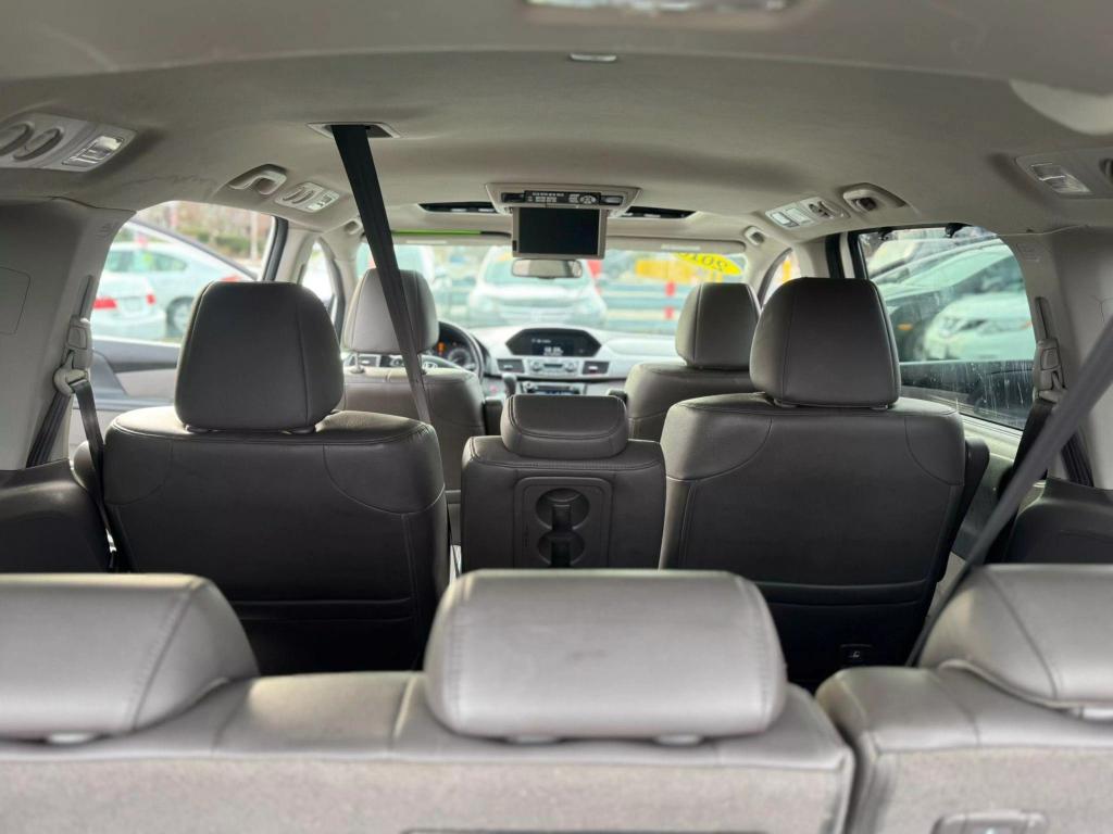 2016 Honda Odyssey Touring photo 8