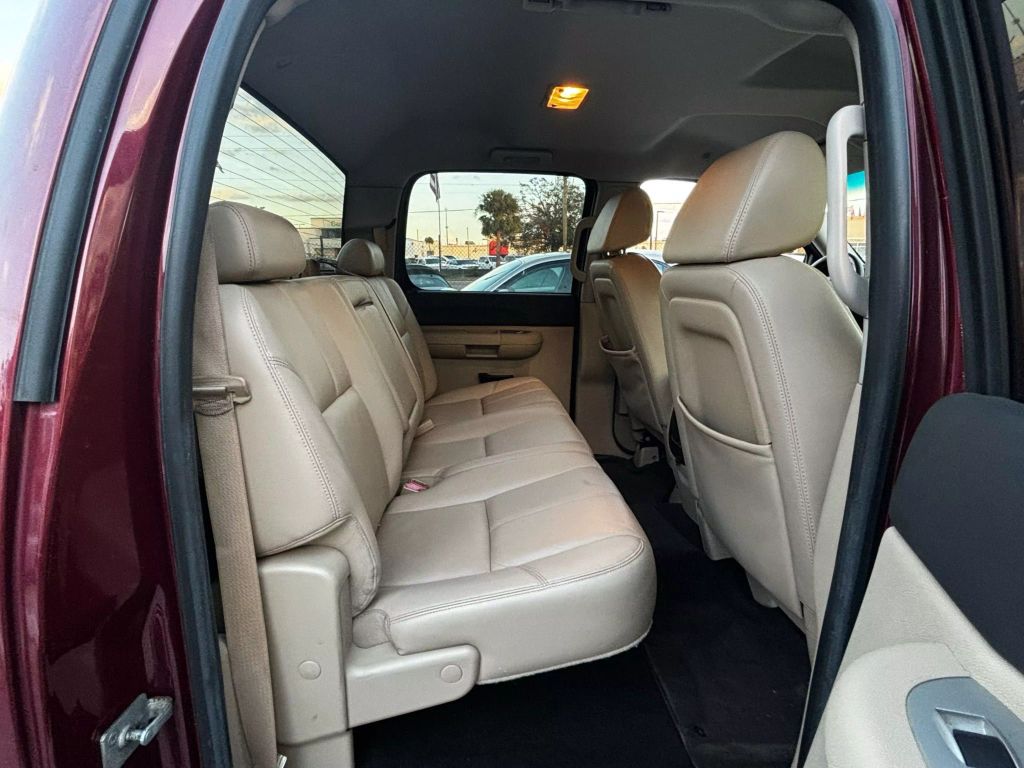 2009 CHEVROLET SILVERADO 1500 CREW CAB PICKUP V8, FLEX FUEL, 5.3 LITER LT PICKUP 4D 5 3/4 FT