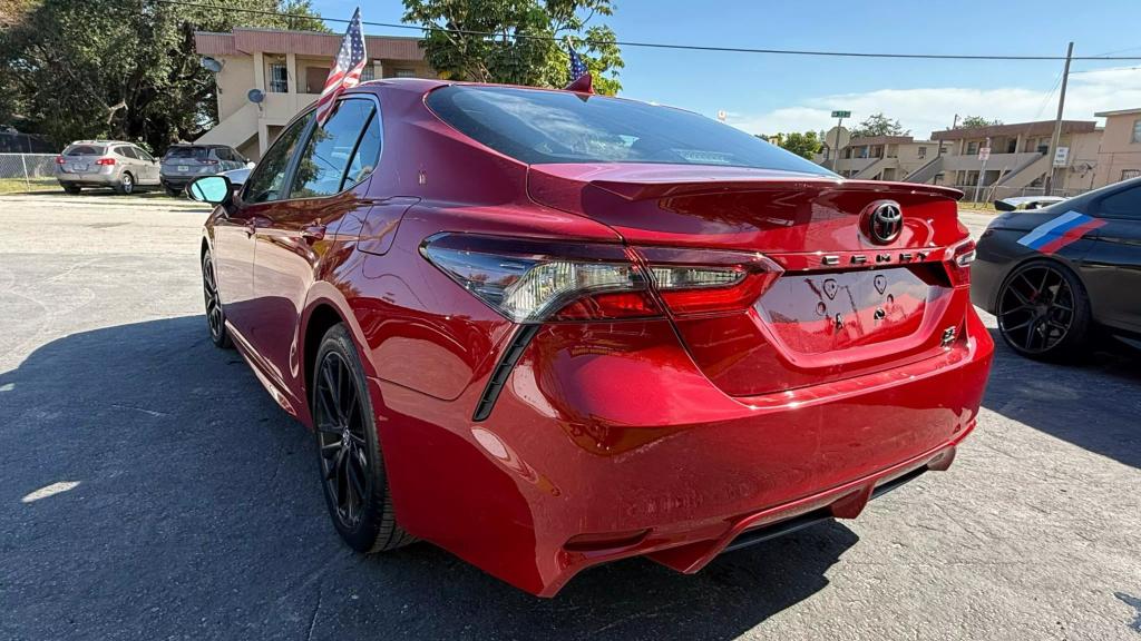 2021 Toyota Camry SE photo 11