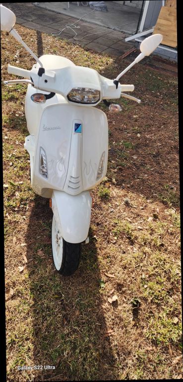 2023 Vespa Sprint - Image 3 2023 Vespa Sprint - Image 3