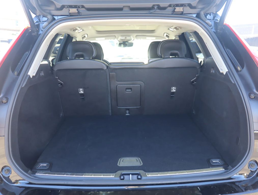 2024 VOLVO XC60 SUV 4-CYL, TURBO, 2.0 LITER B5 CORE DARK THEME SPORT UTILITY 4D