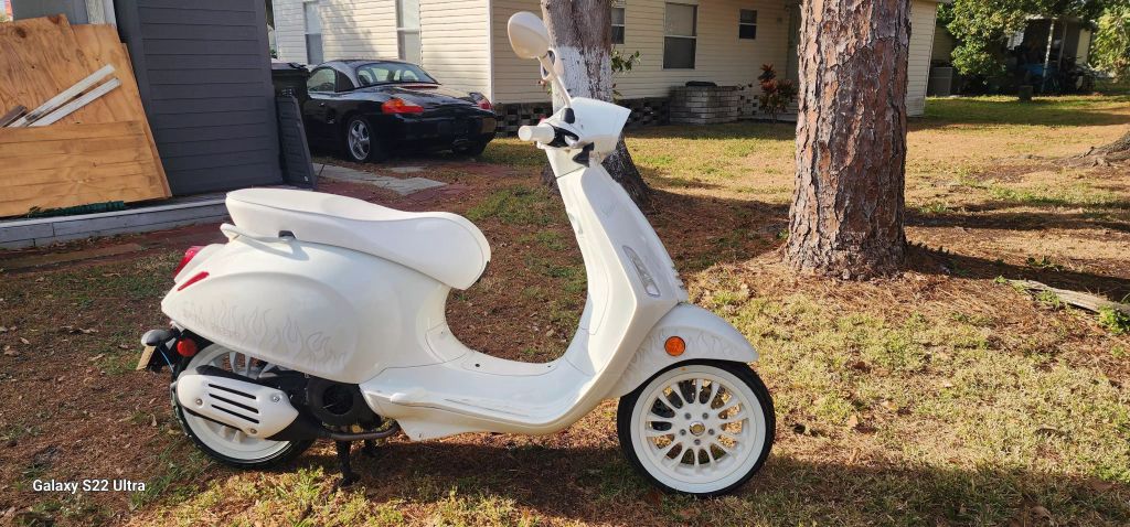 2023 Vespa Sprint - Image 10 2023 Vespa Sprint - Image 10