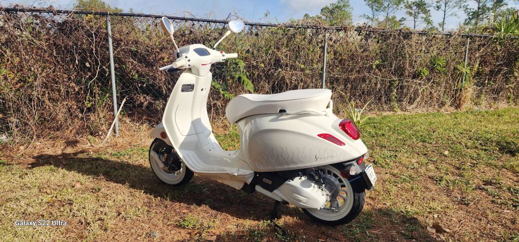 2023 Vespa Sprint - Image 2 2023 Vespa Sprint - Image 2