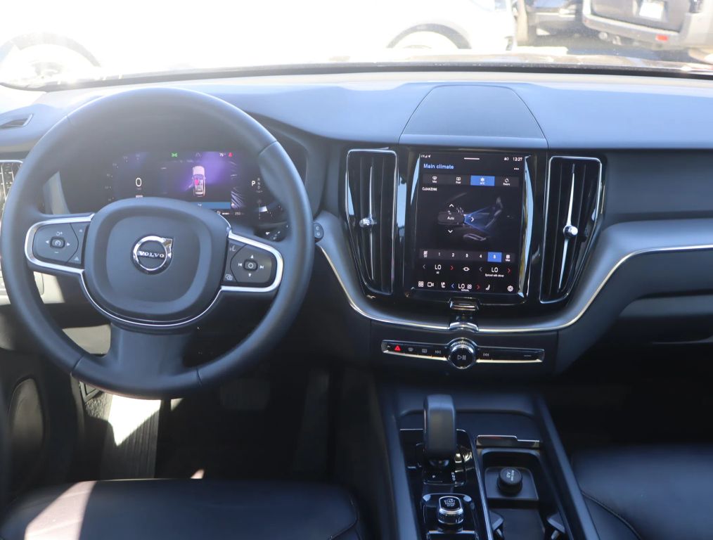 2024 VOLVO XC60 SUV 4-CYL, TURBO, 2.0 LITER B5 CORE DARK THEME SPORT UTILITY 4D