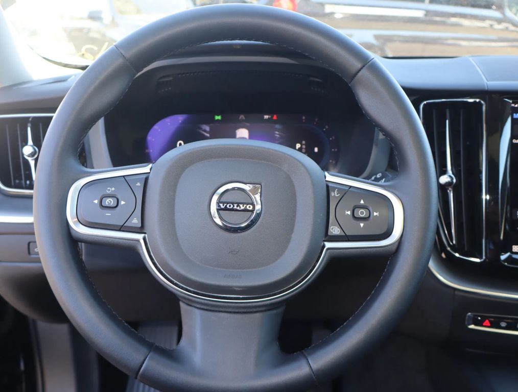 2024 VOLVO XC60 SUV 4-CYL, TURBO, 2.0 LITER B5 CORE DARK THEME SPORT UTILITY 4D