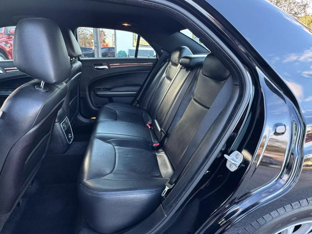 2012 CHRYSLER 300 SEDAN V6, 3.6 LITER 300 SEDAN 4D