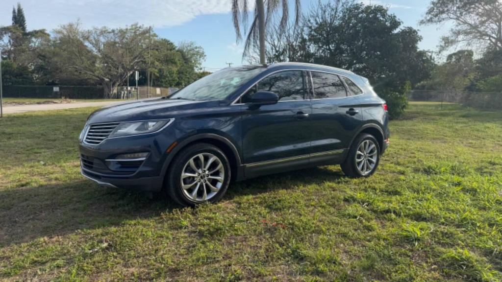 Used 2017 Lincoln MKC Select with VIN 5LMCJ2C95HUL55422 for sale in West Palm Beach, FL