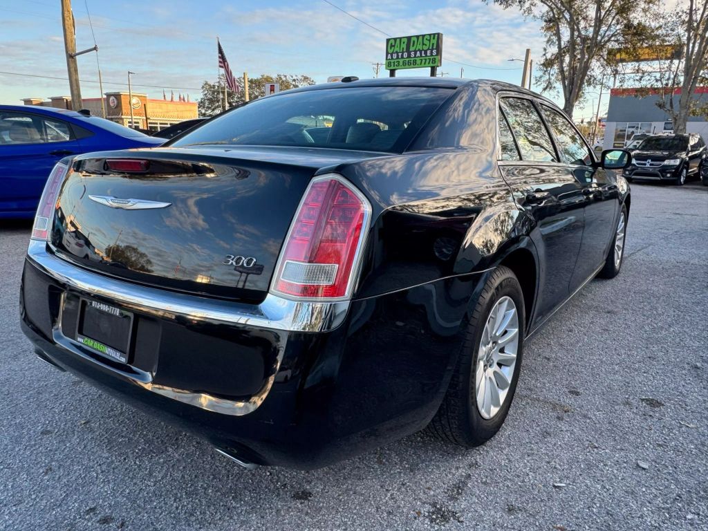 2012 CHRYSLER 300 SEDAN V6, 3.6 LITER 300 SEDAN 4D