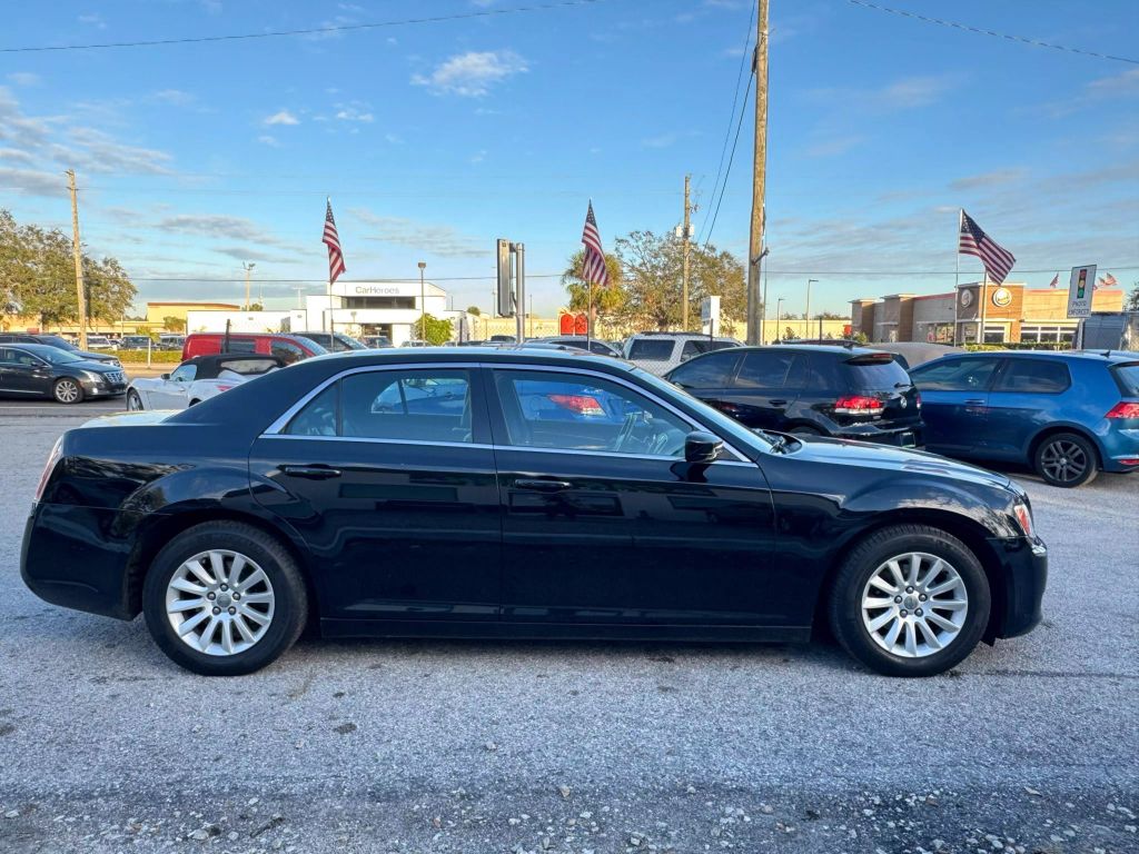 2012 CHRYSLER 300 SEDAN V6, 3.6 LITER 300 SEDAN 4D