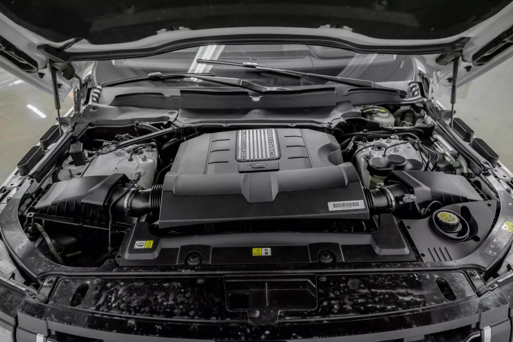 2018 LAND ROVER RANGE ROVER SUV V8, SUPERCHARGED, 5.0 LITER SUPERCHARGED SPORT UTILITY 4D
