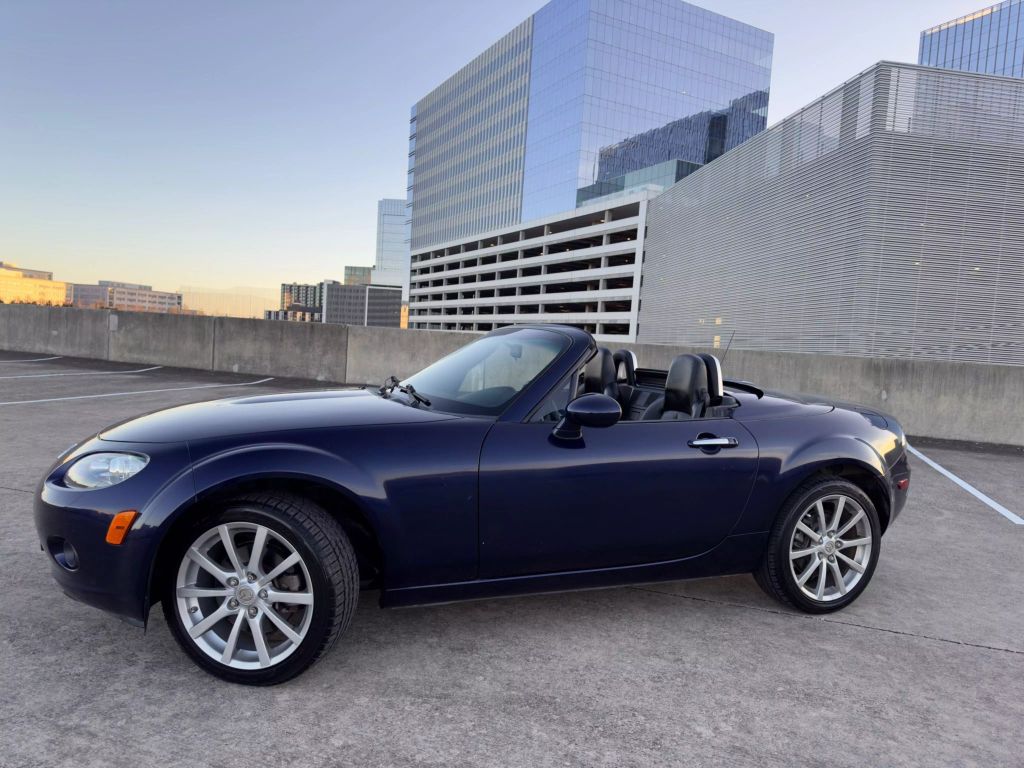 Used 2008 Mazda MX-5 Miata Grand Touring Hard Top with VIN JM1NC26F480156008 for sale in Austin, TX