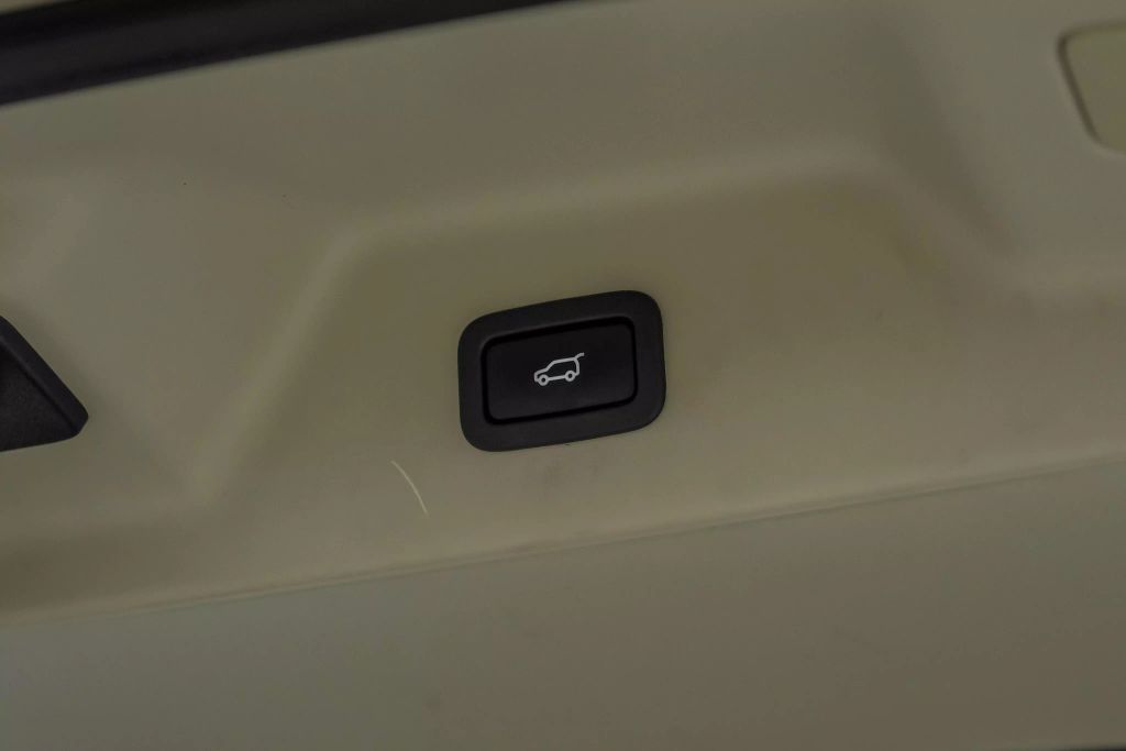 2018 LAND ROVER RANGE ROVER SUV V8, SUPERCHARGED, 5.0 LITER SUPERCHARGED SPORT UTILITY 4D