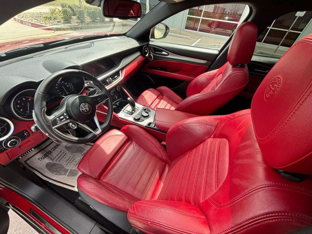 2018 Alfa Romeo Stelvio - Image 13 2018 Alfa Romeo Stelvio - Image 13