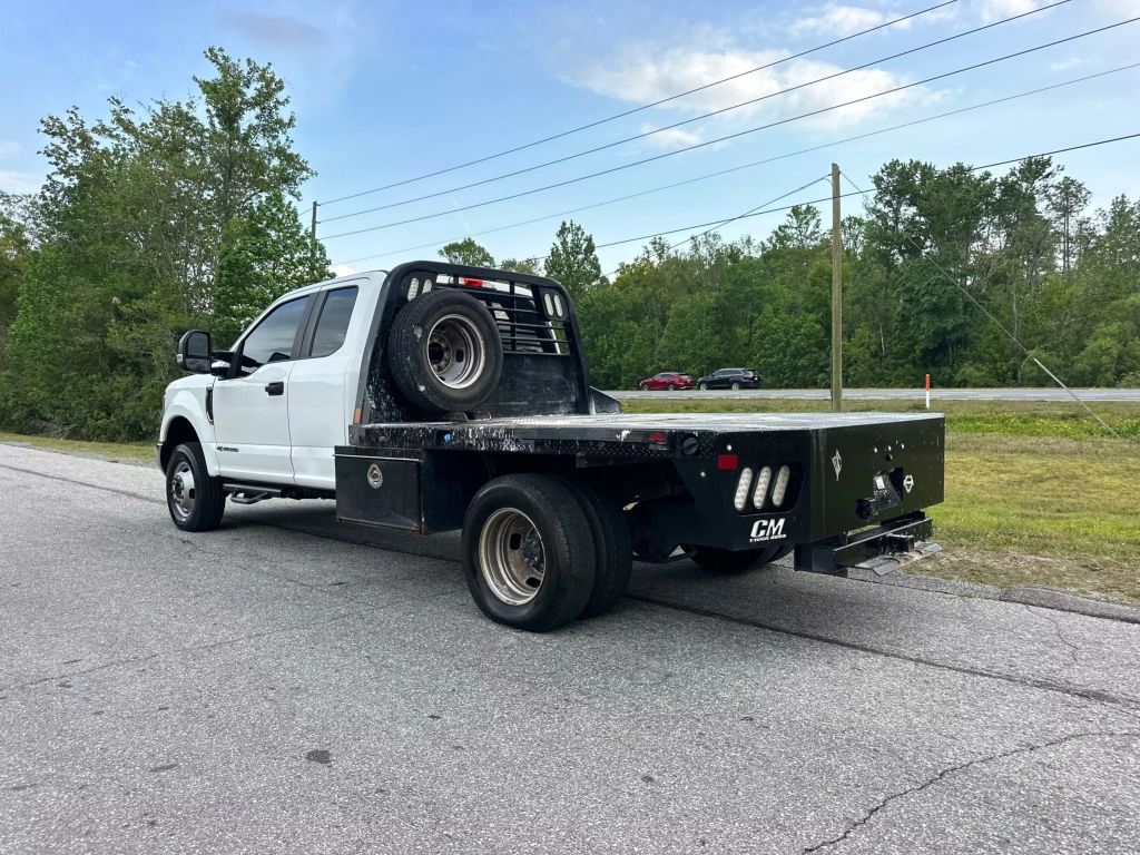 2019 Ford F350 Super Duty Super Cab & Chassis - Image 4 2019 Ford F350 Super Duty Super Cab & Chassis - Image 4