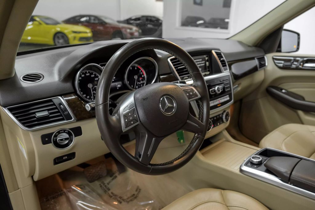 2014 MERCEDES-BENZ M-CLASS SUV V6, 3.5 LITER ML 350 4MATIC SPORT UTILITY 4D