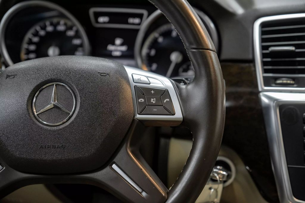 2014 MERCEDES-BENZ M-CLASS SUV V6, 3.5 LITER ML 350 4MATIC SPORT UTILITY 4D