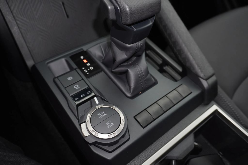 2024 TOYOTA TACOMA DOUBLE CAB PICKUP 4-CYL, I-FORCE, TURBO, 2.4 LITER SR PICKUP 4D 5 FT