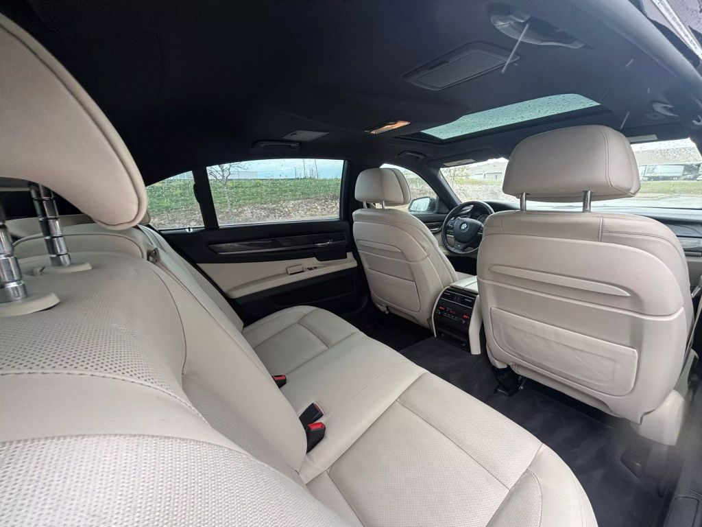 2014 Bmw 7 Series - Image 15 2014 Bmw 7 Series - Image 15