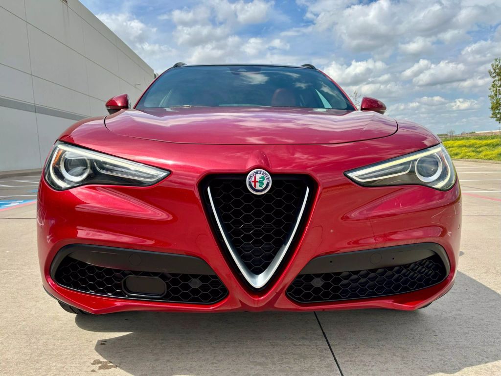 2018 Alfa Romeo Stelvio - Image 2 2018 Alfa Romeo Stelvio - Image 2
