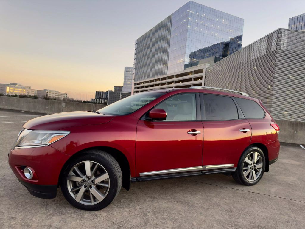 Used 2016 Nissan Pathfinder Platinum with VIN 5N1AR2MN5GC648143 for sale in Austin, TX