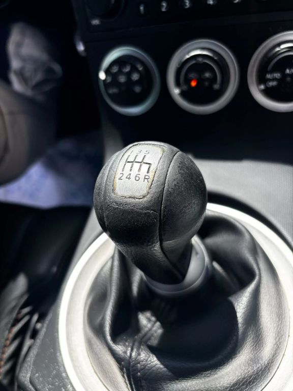 2004 NISSAN 350Z CONVERTIBLE V6, 3.5 LITER TOURING ROADSTER 2D
