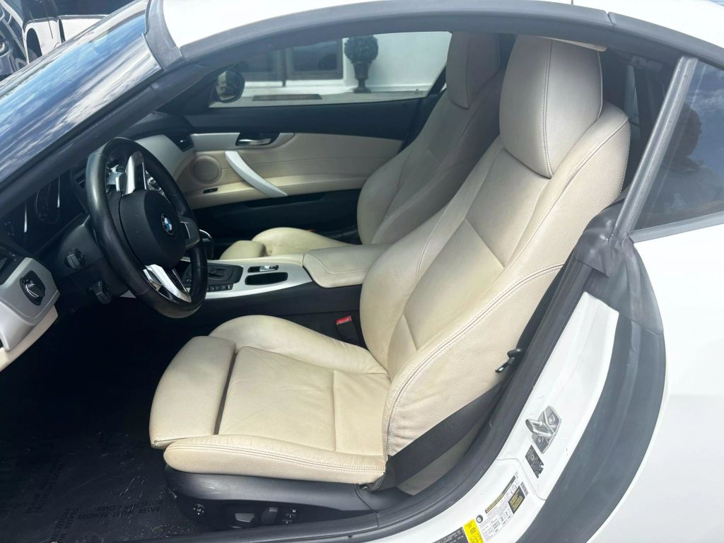 2011 BMW Z4 CONVERTIBLE 6-CYL, 3.0 LITER SDRIVE30I ROADSTER 2D