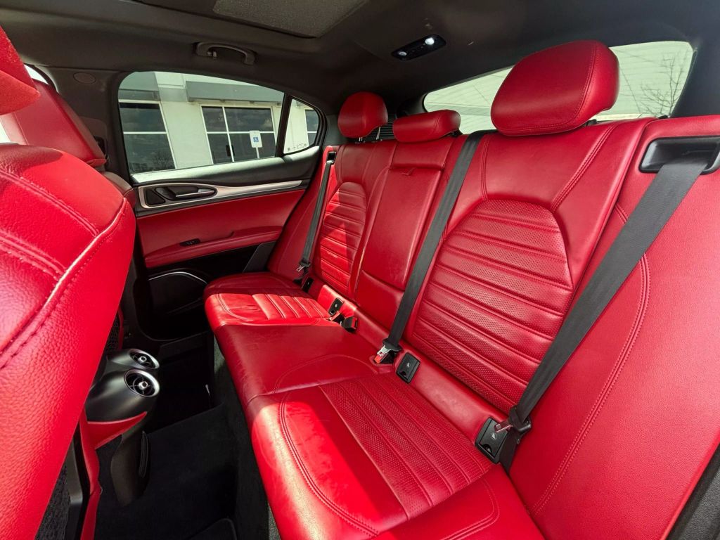 2018 Alfa Romeo Stelvio - Image 17 2018 Alfa Romeo Stelvio - Image 17