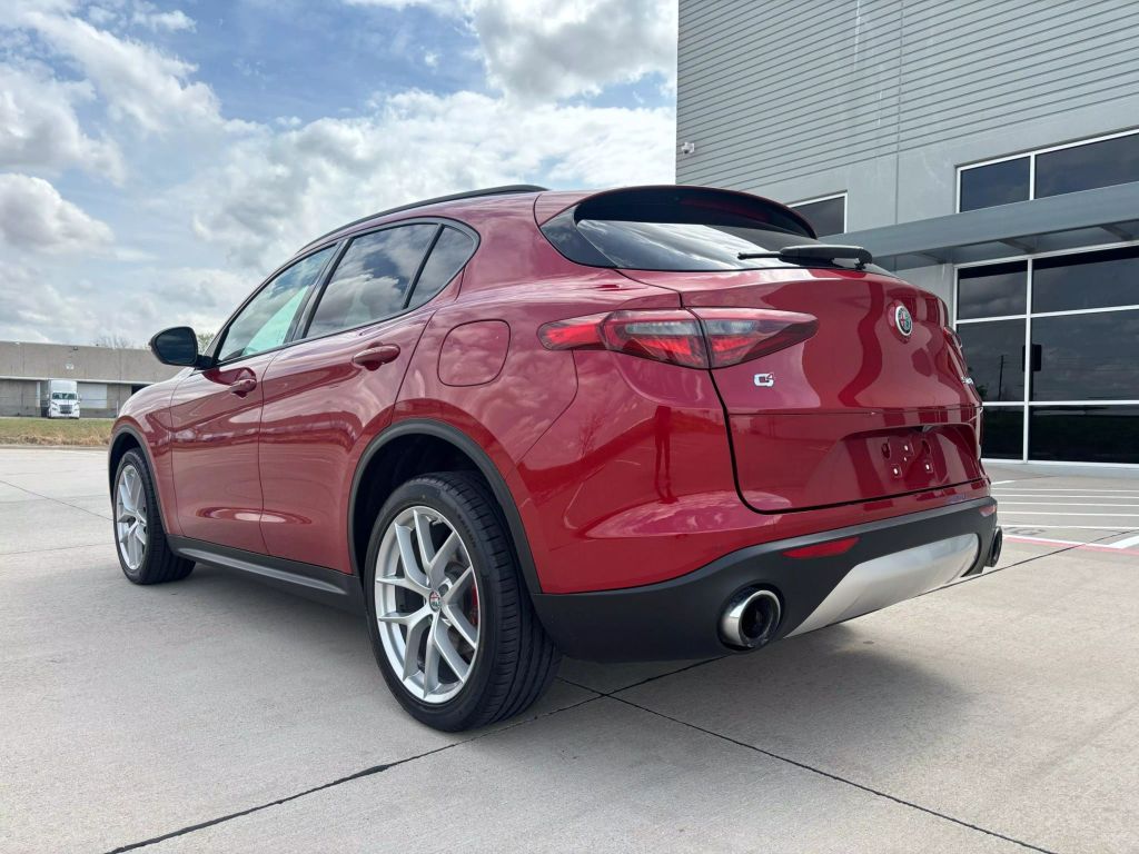 2018 Alfa Romeo Stelvio - Image 5 2018 Alfa Romeo Stelvio - Image 5
