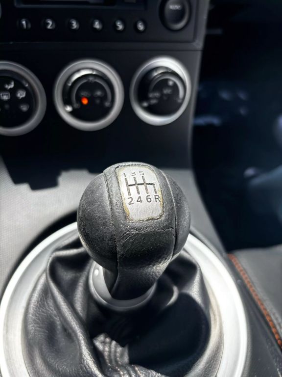 2004 NISSAN 350Z CONVERTIBLE V6, 3.5 LITER TOURING ROADSTER 2D