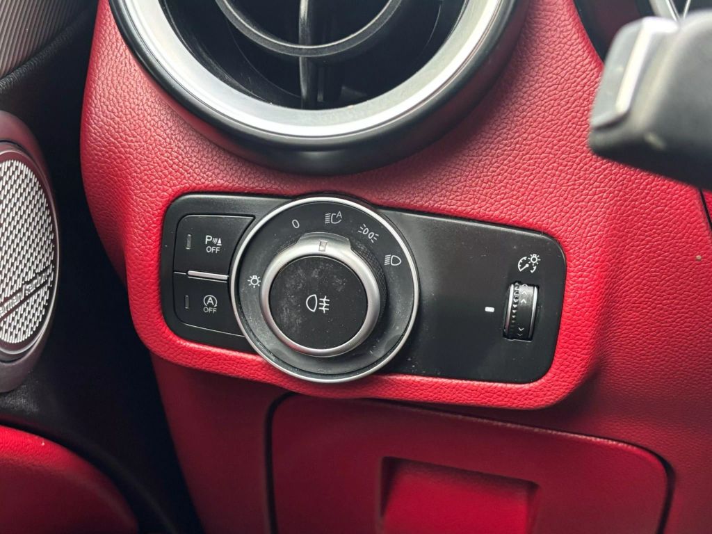 2018 Alfa Romeo Stelvio - Image 26 2018 Alfa Romeo Stelvio - Image 26