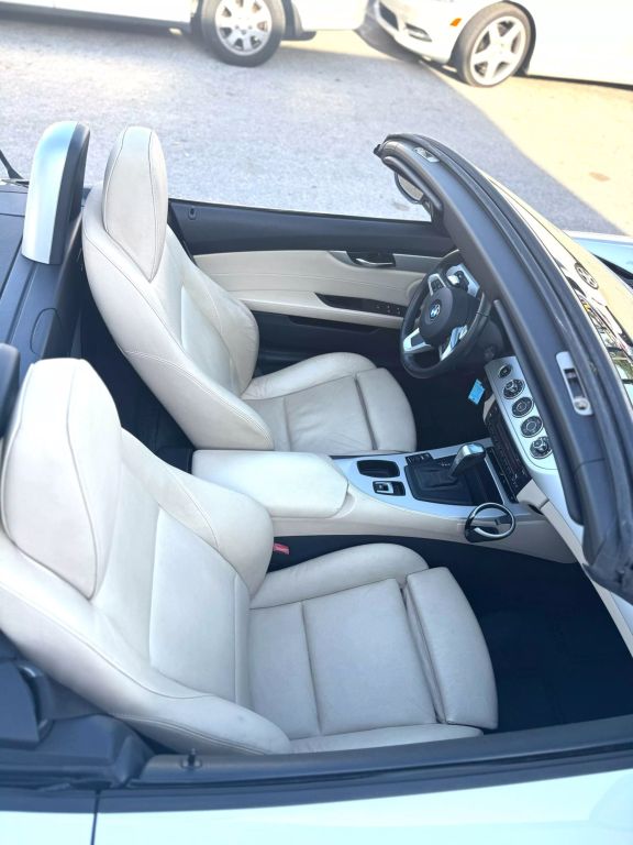 2011 BMW Z4 CONVERTIBLE 6-CYL, 3.0 LITER SDRIVE30I ROADSTER 2D
