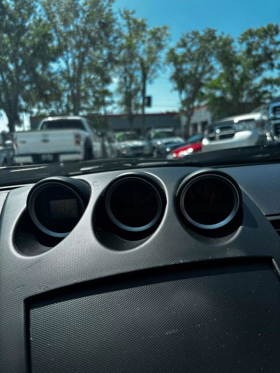 2004 NISSAN 350Z CONVERTIBLE V6, 3.5 LITER TOURING ROADSTER 2D
