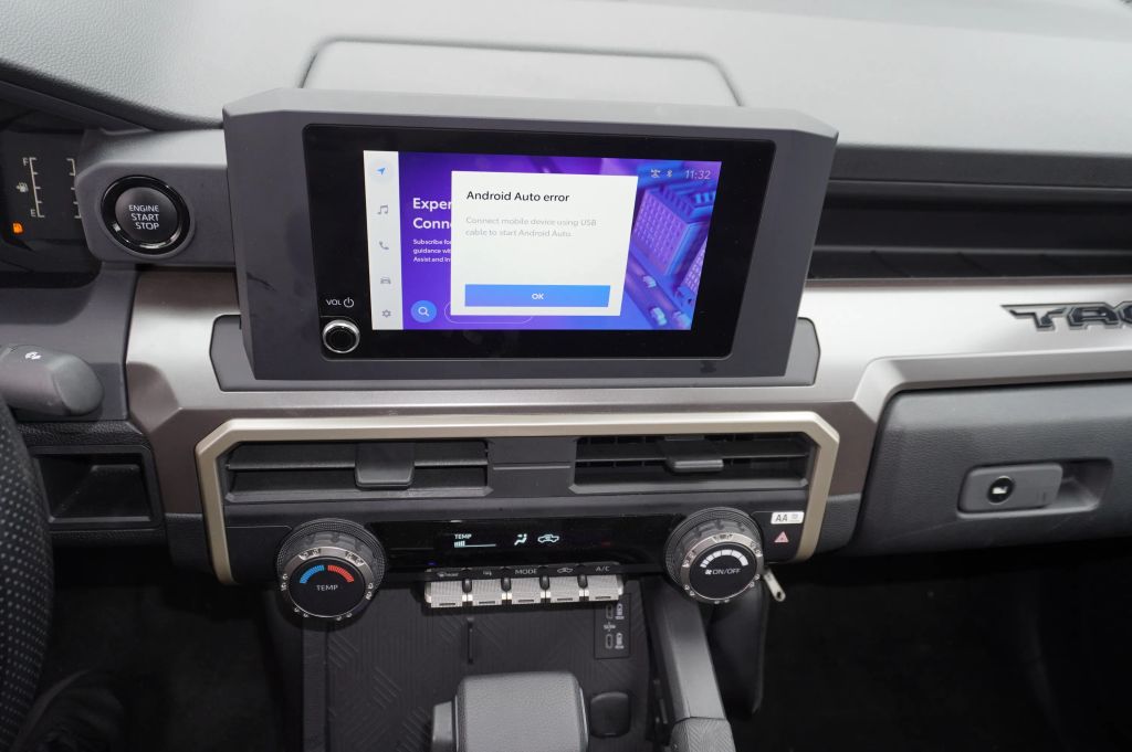 2024 TOYOTA TACOMA DOUBLE CAB PICKUP 4-CYL, I-FORCE, TURBO, 2.4 LITER SR PICKUP 4D 5 FT