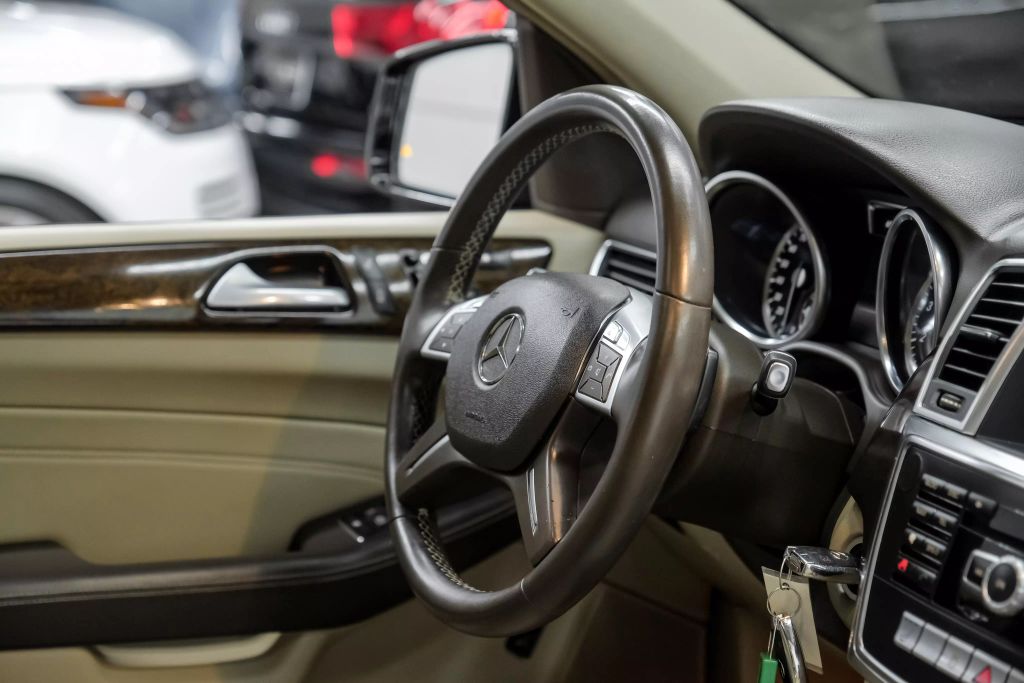 2014 MERCEDES-BENZ M-CLASS SUV V6, 3.5 LITER ML 350 4MATIC SPORT UTILITY 4D