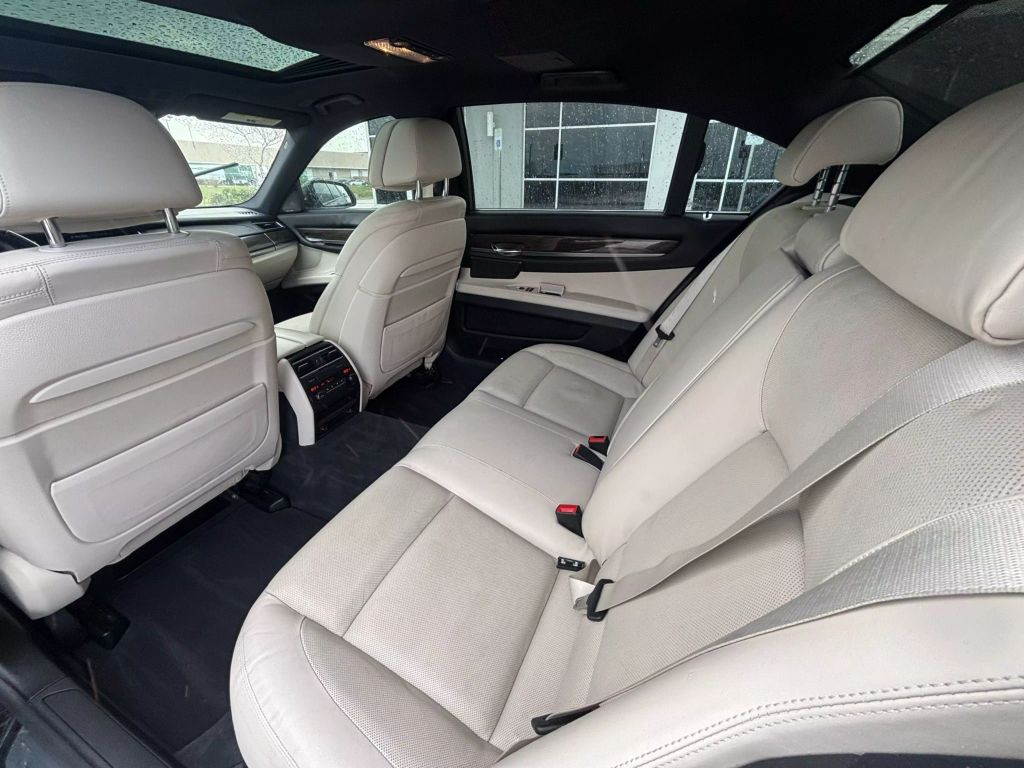 2014 Bmw 7 Series - Image 17 2014 Bmw 7 Series - Image 17