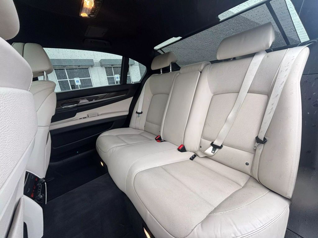2014 Bmw 7 Series - Image 18 2014 Bmw 7 Series - Image 18