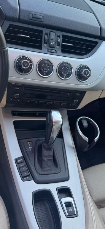 2011 BMW Z4 CONVERTIBLE 6-CYL, 3.0 LITER SDRIVE30I ROADSTER 2D