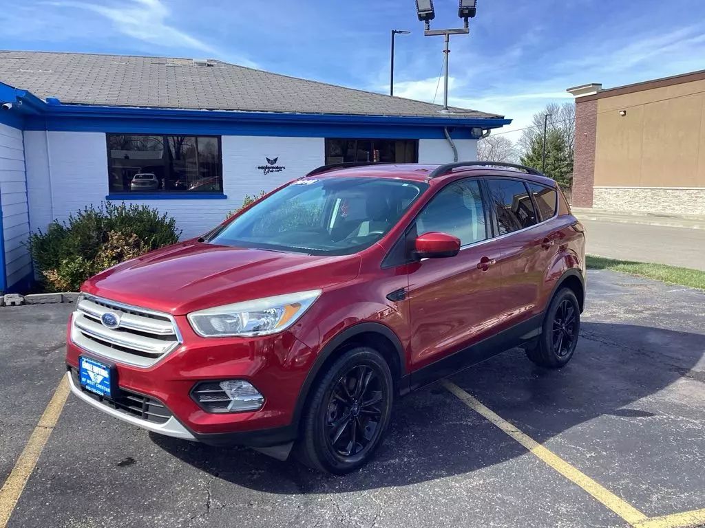 Used 2018 Ford Escape SE with VIN 1FMCU9GD0JUC30559 for sale in West Chester, OH