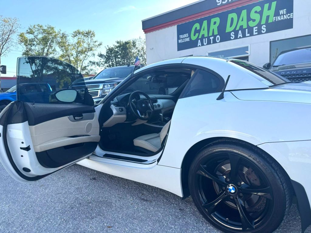 2011 BMW Z4 CONVERTIBLE 6-CYL, 3.0 LITER SDRIVE30I ROADSTER 2D