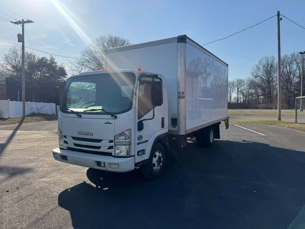 2018 Isuzu NPR HD