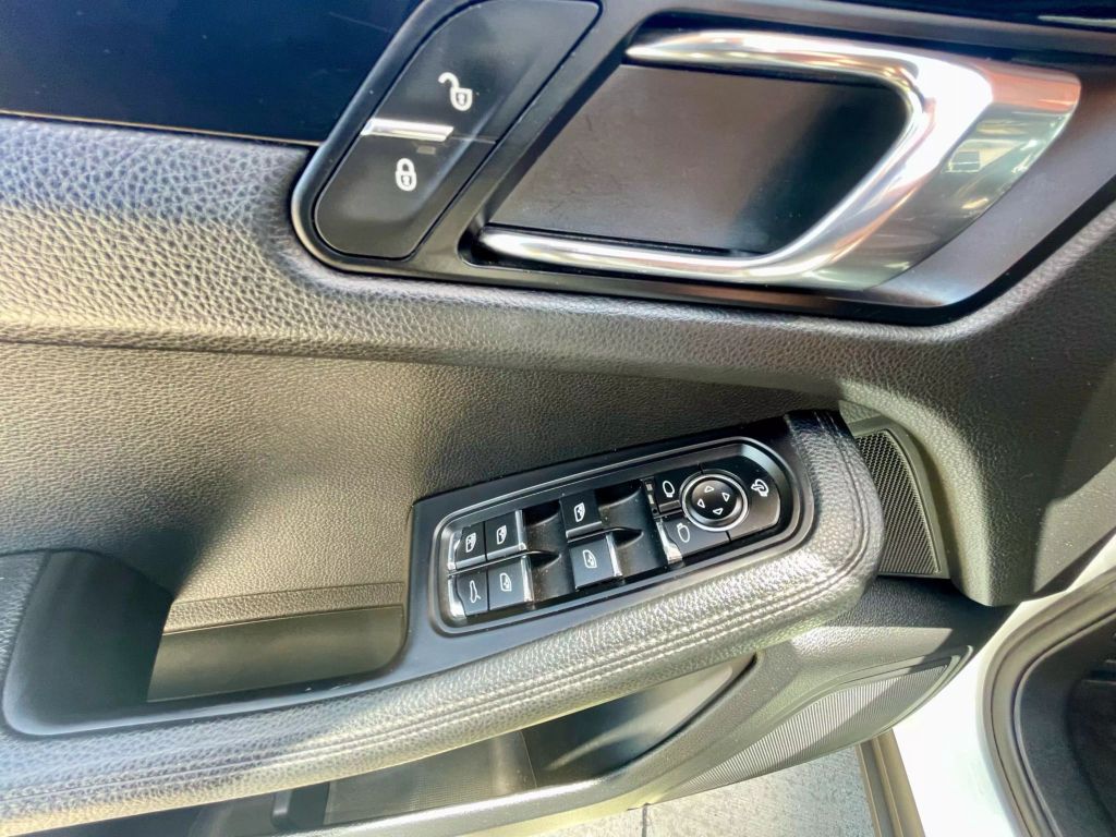 2017 Porsche Macan - Image 18 2017 Porsche Macan - Image 18