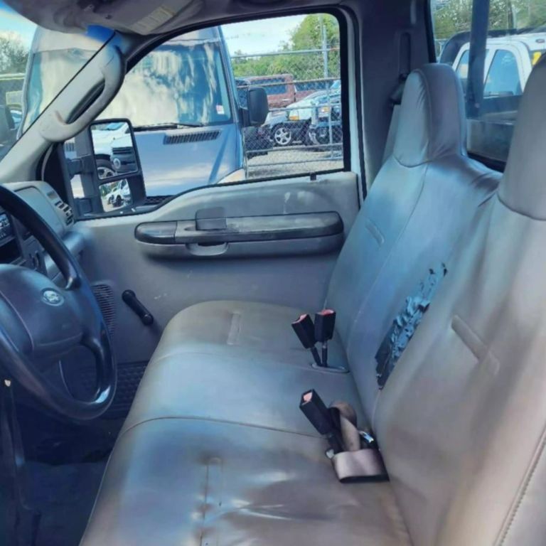 2005 Ford F250 Super Duty Regular Cab - Image 6 2005 Ford F250 Super Duty Regular Cab - Image 6