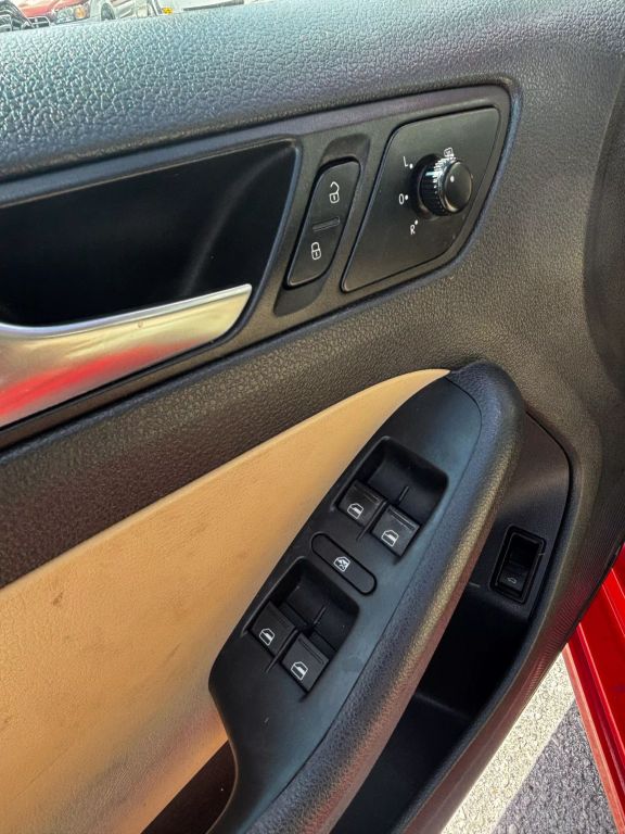 2012 VOLKSWAGEN JETTA SEDAN 5-CYL, PZEV, 2.5 LITER 2.5L SE SEDAN 4D