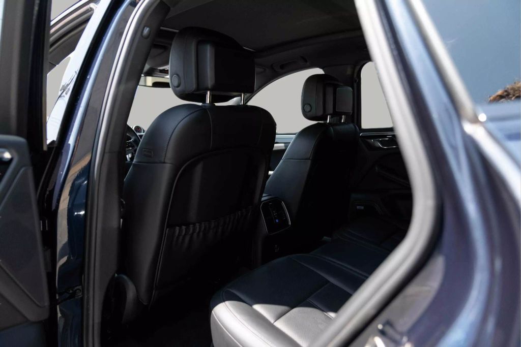 2021 PORSCHE MACAN SUV V6, TURBO, 3.0 LITER S SPORT UTILITY 4D