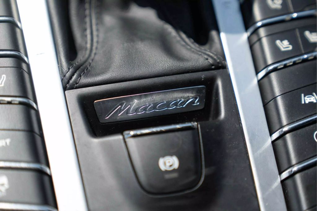 2021 PORSCHE MACAN SUV V6, TURBO, 3.0 LITER S SPORT UTILITY 4D