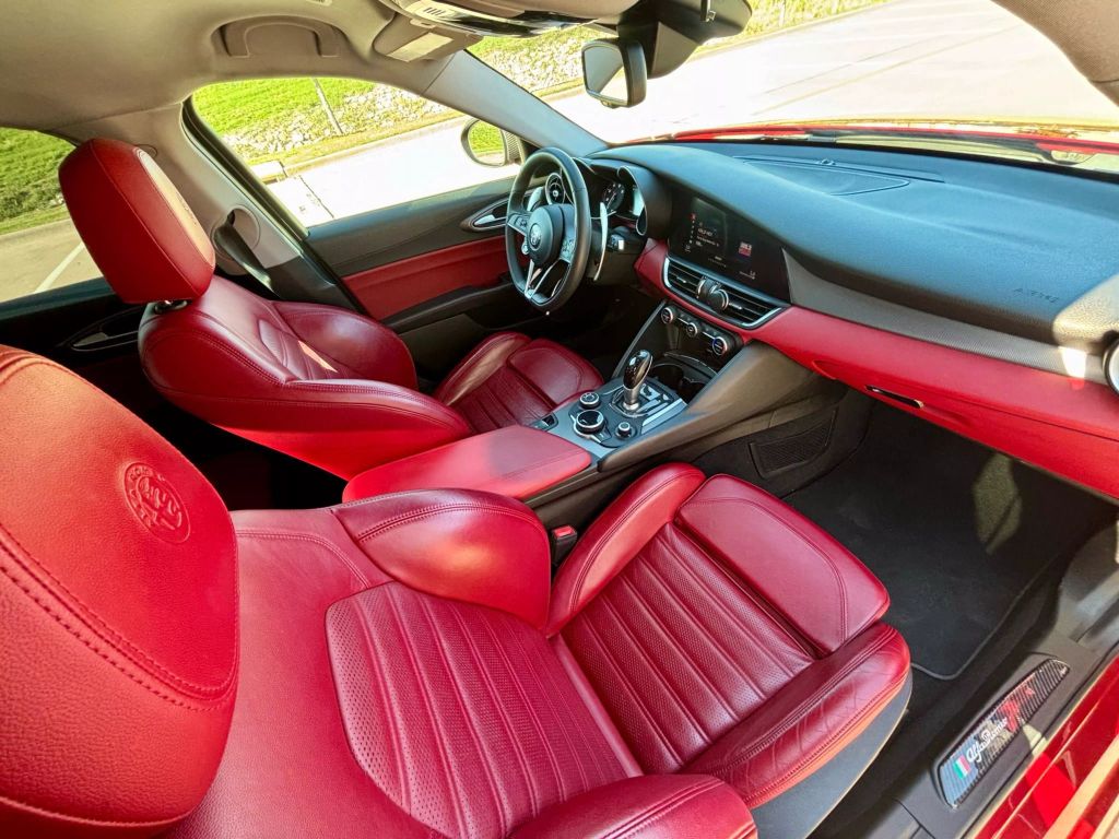 2018 Alfa Romeo Giulia - Image 10 2018 Alfa Romeo Giulia - Image 10