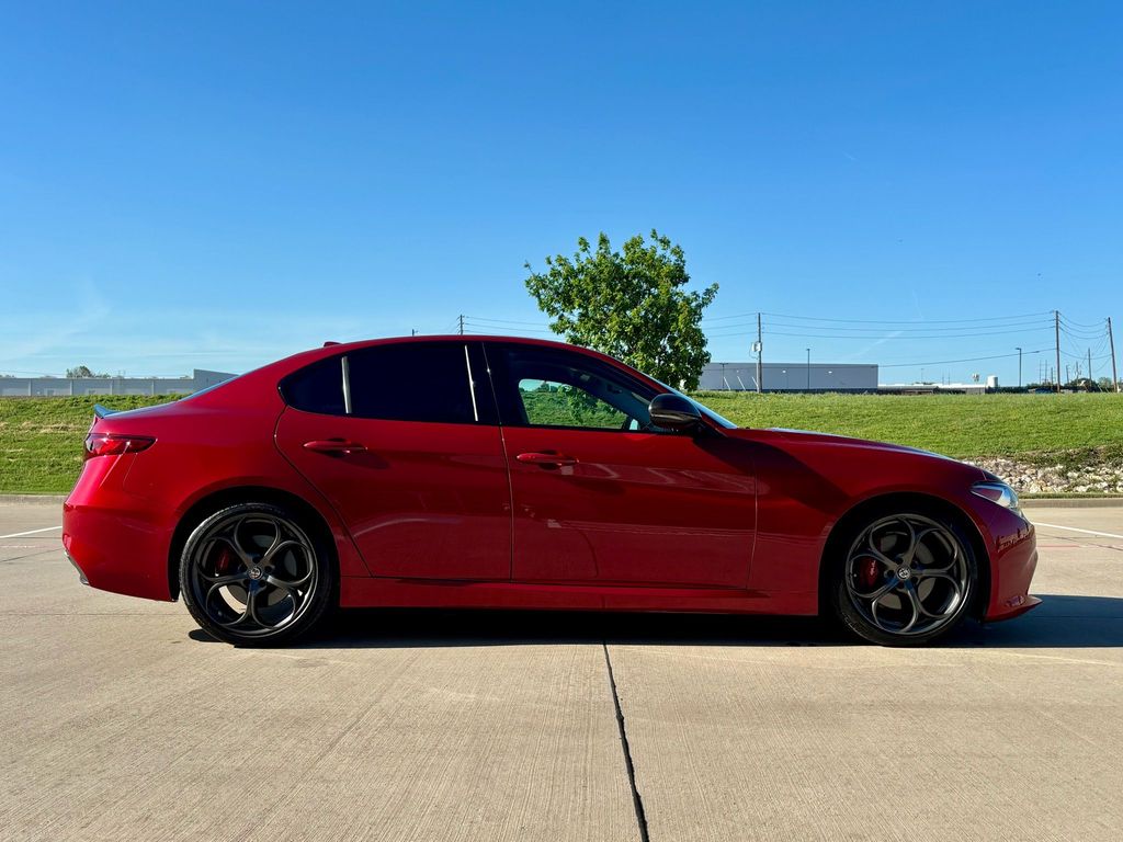 2018 Alfa Romeo Giulia - Image 6 2018 Alfa Romeo Giulia - Image 6