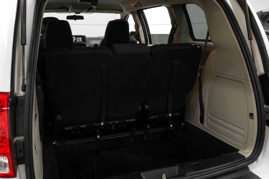 2017 DODGE GRAND CARAVAN PASSENGER PASSENGER V6, FLEX FUEL, 3.6 LITER SE MINIVAN 4D